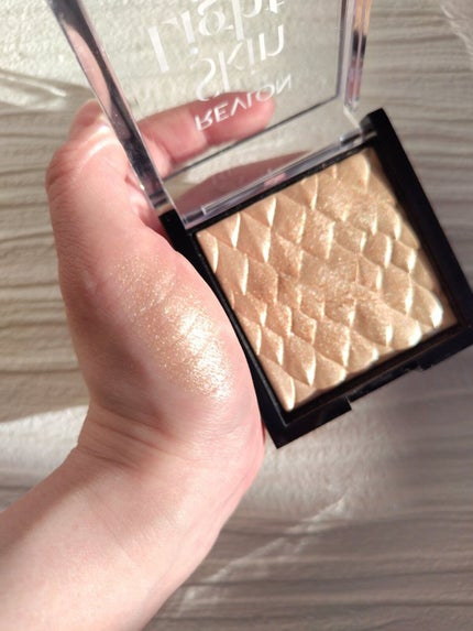 スキンライト プリズマティック ハイライター/REVLON/プレストパウダーを使ったクチコミ(3枚目)