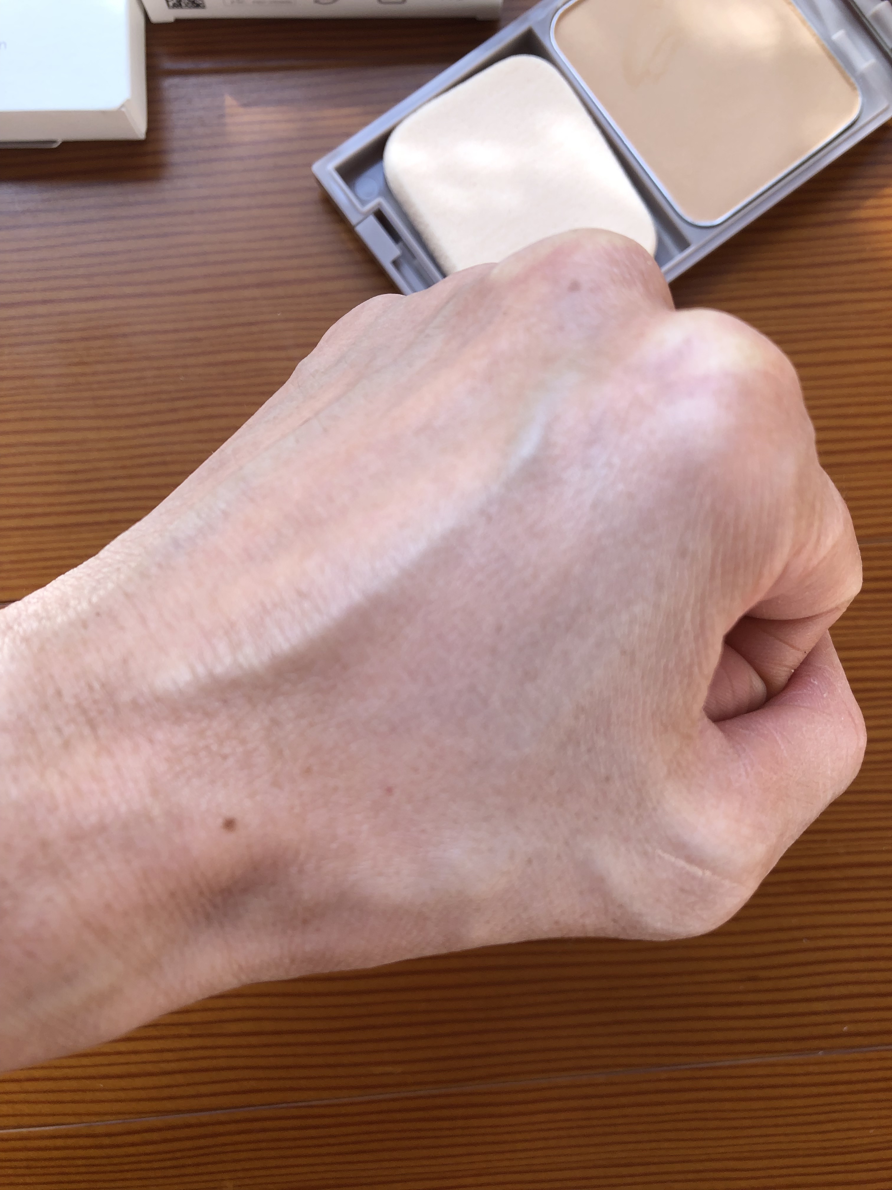 スムースリフトパウダーファンデーション ナチュラル/rafuna/パウダーファンデーションを使ったクチコミ（3枚目）