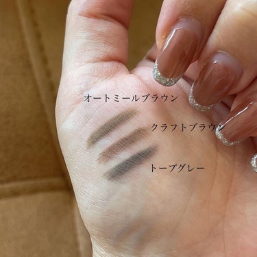 unleashia シェイパーディファイニングアイブロウペンシルのクチコミ「先日発売された @unleashia_jp の
1mmブロウペンシル
⁡
このアイブロウペンシ.....」（2枚目）