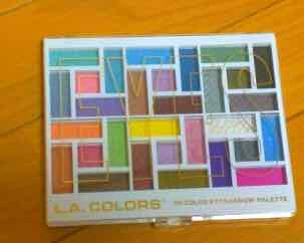30カラーアイシャドーパレット/L.A.COLORS/アイシャドウパレットを使ったクチコミ（1枚目）