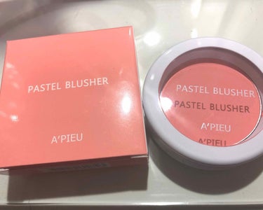 APIEUのパステルブラッシャー
CR01を購入しました(*‘ω‘ *)

最近ティントもアイシャドウもAPIEUばかり買っています（笑）
このチークもすっごく当たりでした！

粉質は柔らかくて、肌への