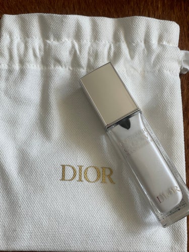 Diorディオールスキン フォーエヴァー グロウ マキシマイザー
012パーリー


ファンデに混ぜてハイライトにも！
アイシャドウベースにも
キラキラがかわいい🩷

#Dior
#コスメ
#デパコス 