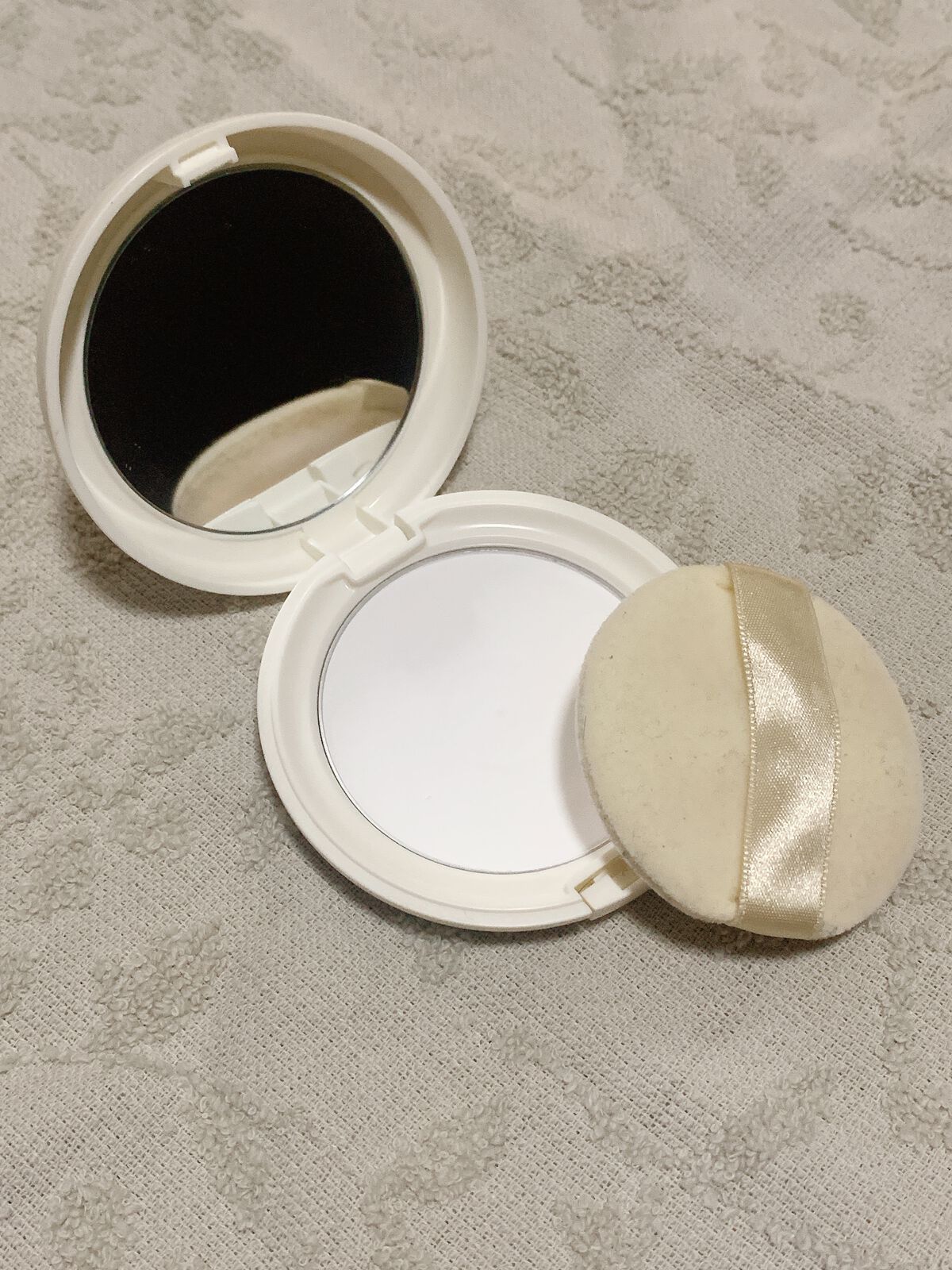 ベースアンドシー オイルコントロールパウダー /キスミー/プレストパウダーを使ったクチコミ（2枚目）