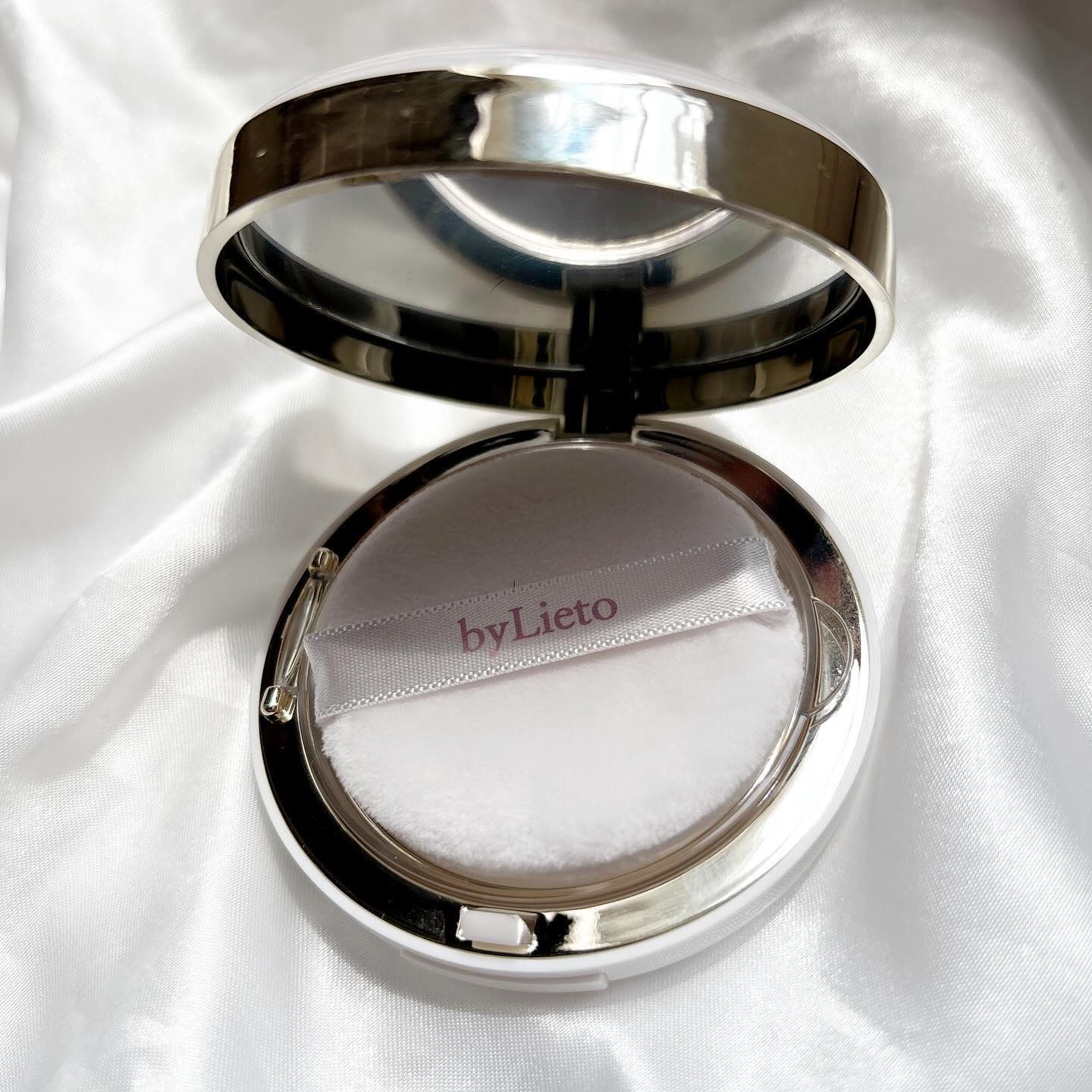 ハイドラセッティングパウダー/byLieto/プレストパウダーを使ったクチコミ（2枚目）