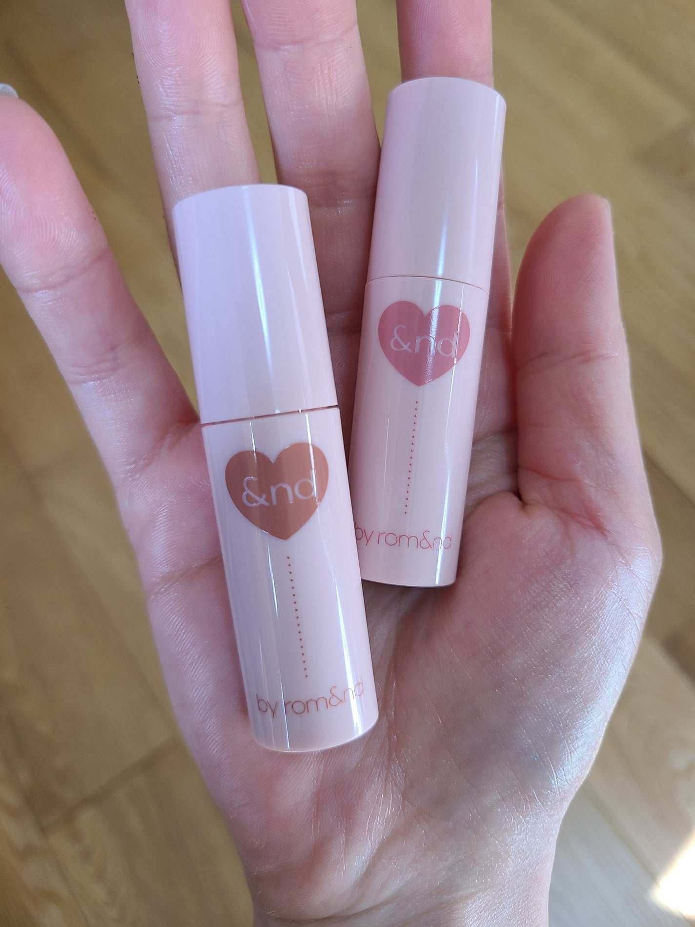 アンドバイロムアンド グラッシーボムティント/&nd by rom&nd/リップティントを使ったクチコミ(4枚目)