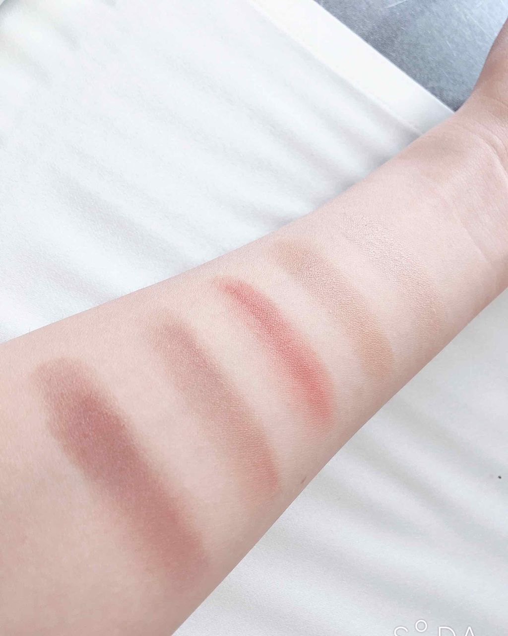 パーフェクトマルチアイズ/キャンメイク/アイシャドウパレットを使ったクチコミ（2枚目）