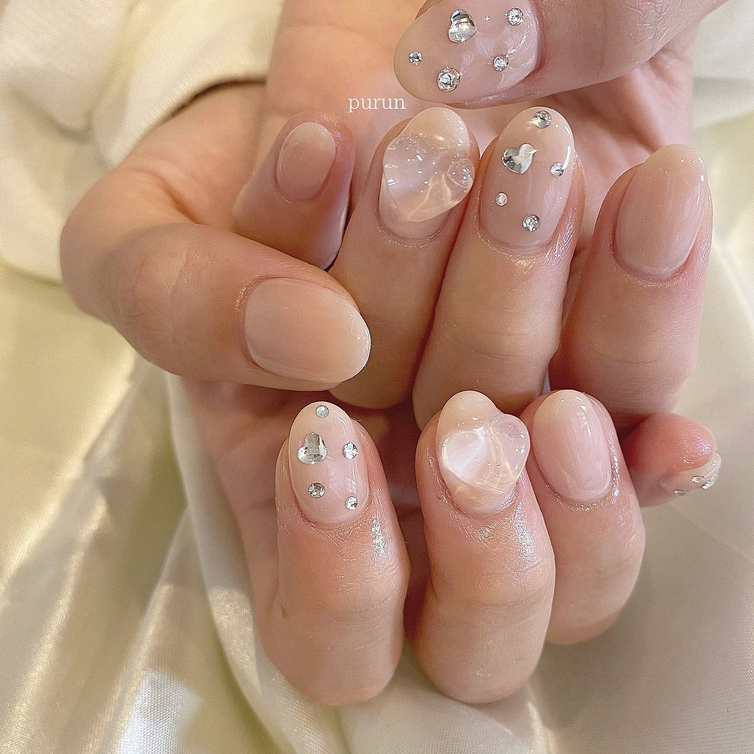 mina on LIPS 「ぷるんハート×クリスタル🍮🤍❤︎大濠ネイルサロンNail&Be..」(1枚目)