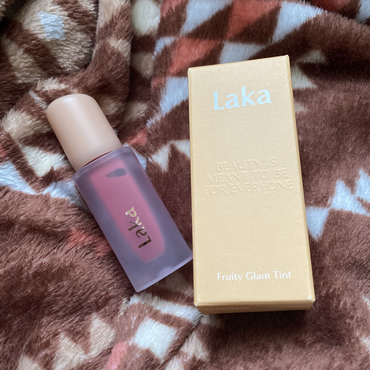 フルーティーグラムティント 113 プレジャー/Laka/リップティントを使ったクチコミ（1枚目）