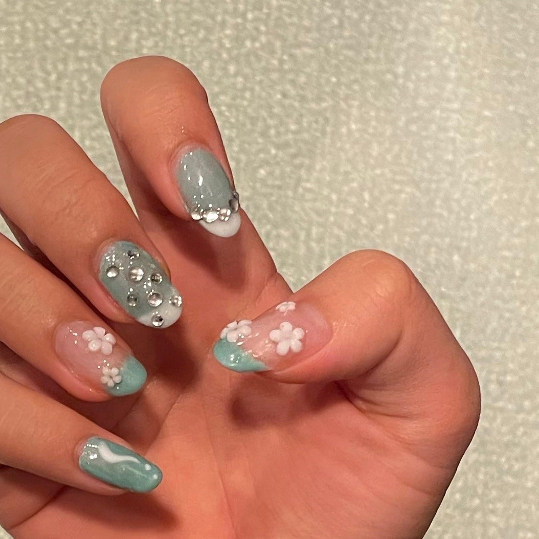 ⭐️ぺろ⭐️『フォロバ100%』 on LIPS 「🩵セルフネイルデザイン集🩵100均とシーインのみの安上がりセル..」(5枚目)