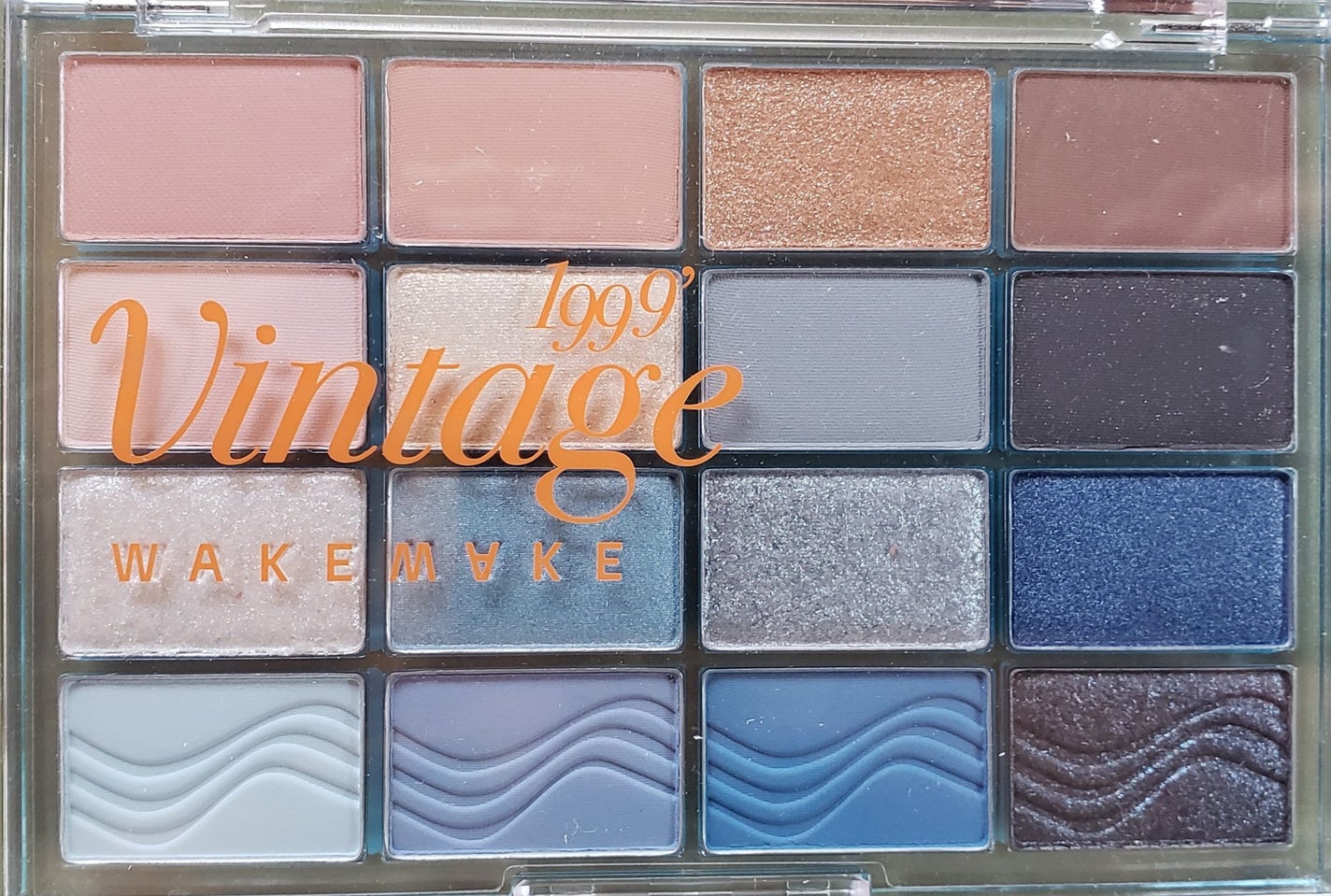 ソフトブラーリングアイパレット/wakemake/アイシャドウパレットを使ったクチコミ(4枚目)