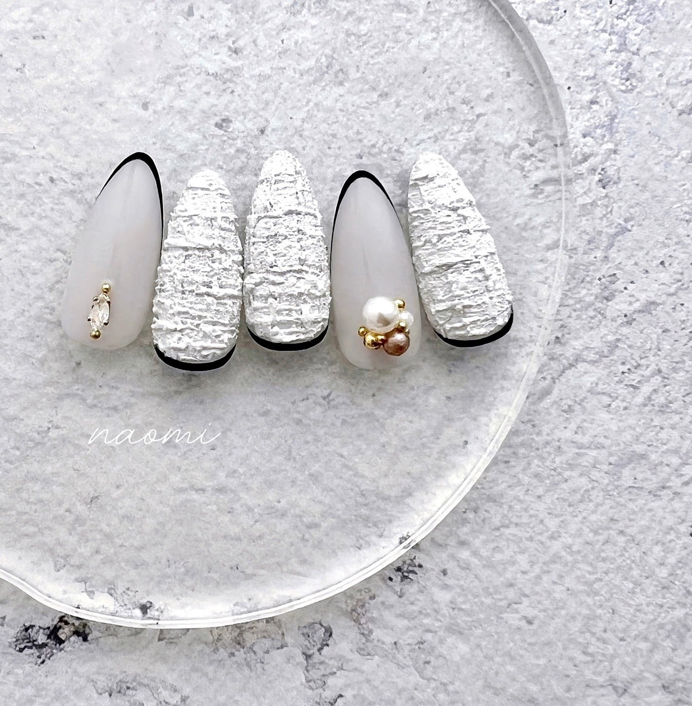 naomi on LIPS 「ホワイトツイード🧶去年と違う作り方してみました🤲🏻やっぱり..」(1枚目)