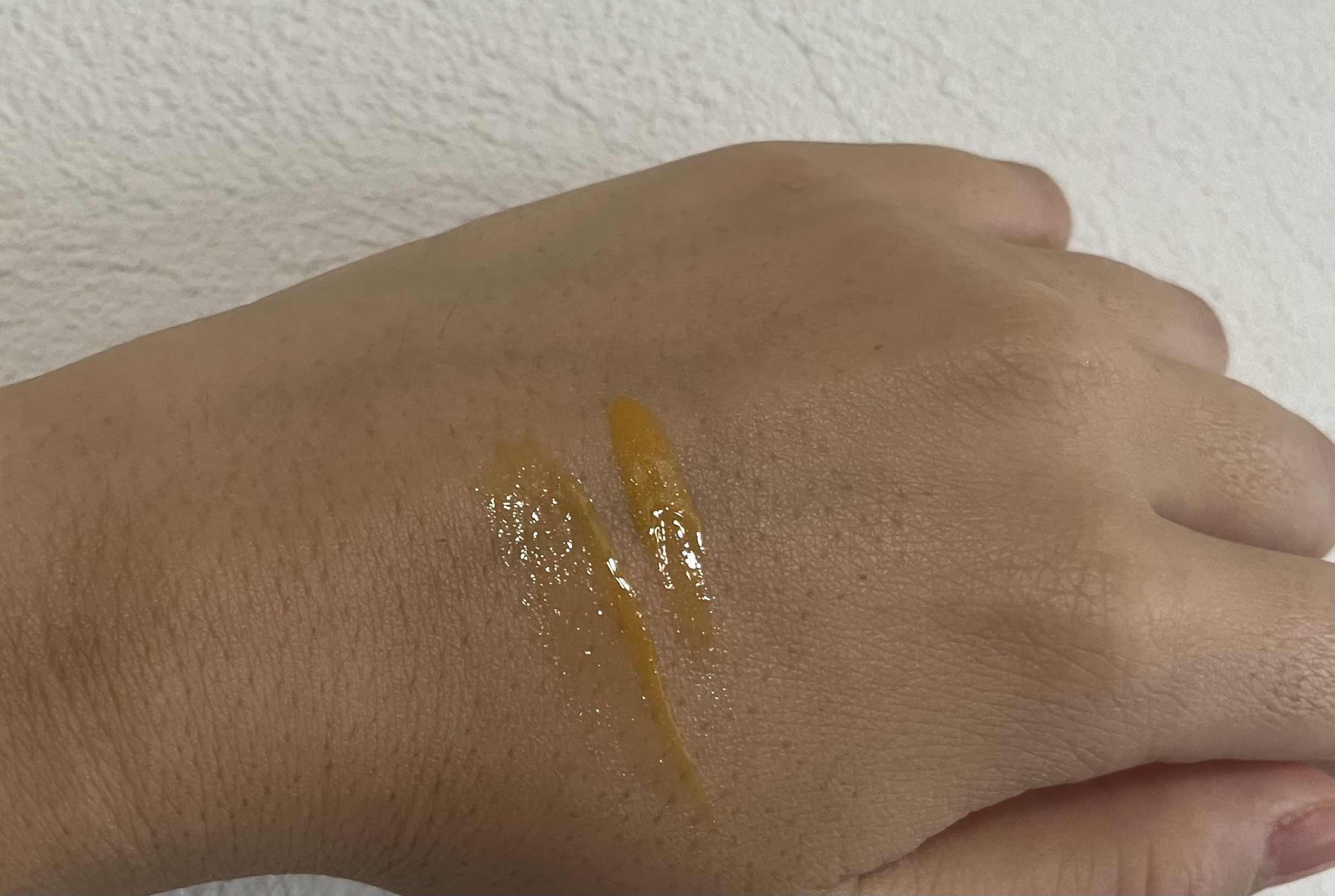 プランピーリップ 05 イエローシロップ/Fujiko/リップグロスを使ったクチコミ（3枚目）