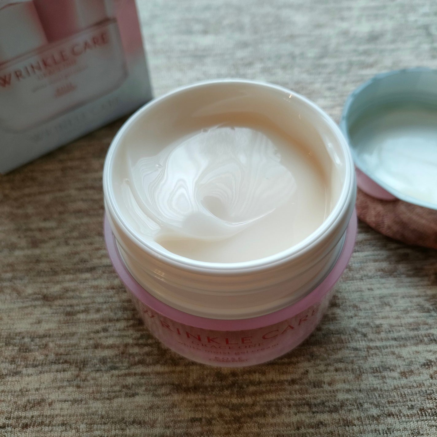 リンクルケア ホワイト モイストジェルクリーム/グレイスワン/オールインワン化粧品を使ったクチコミ(2枚目)