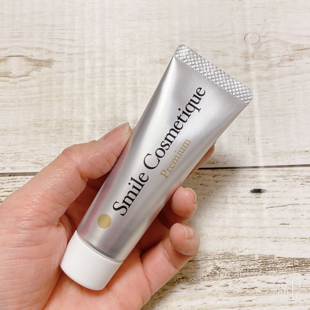 Smile Cosmetique プレミアム ホワイトニングポリッシュのクチコミ「『スマイルコスメティック プレミアム ホワイトニングポリッシュ』を使ってみました✨

こちらの.....」（2枚目）