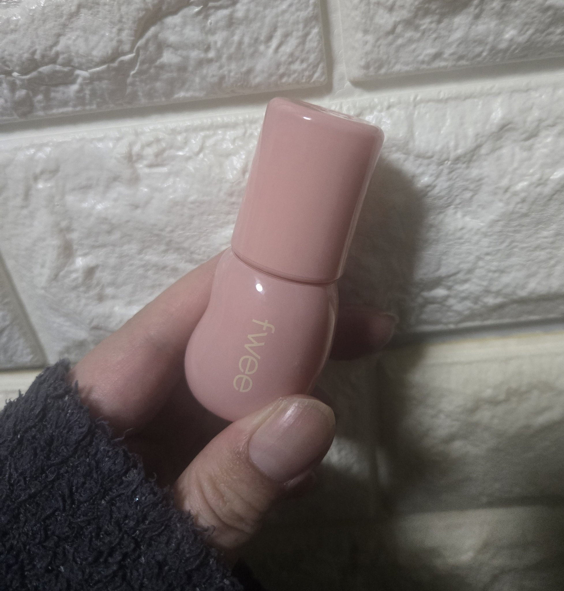 フィー 3Dボリューミンググロス/fwee/リップグロスを使ったクチコミ（1枚目）