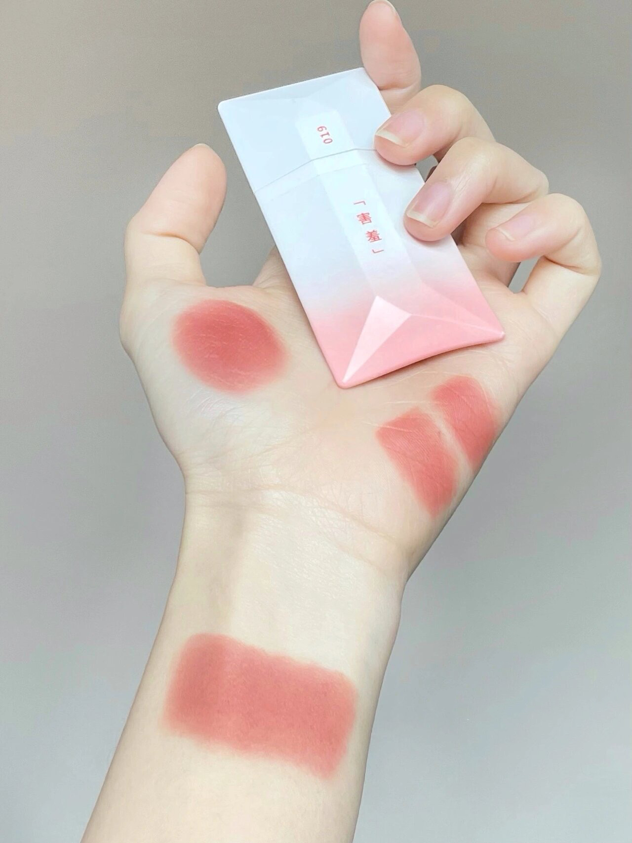 READ ME ウェイトレス ベルベット リップ ステイン「IN LOVE」シリーズ/PERFECT DIARY/口紅を使ったクチコミ（2枚目）