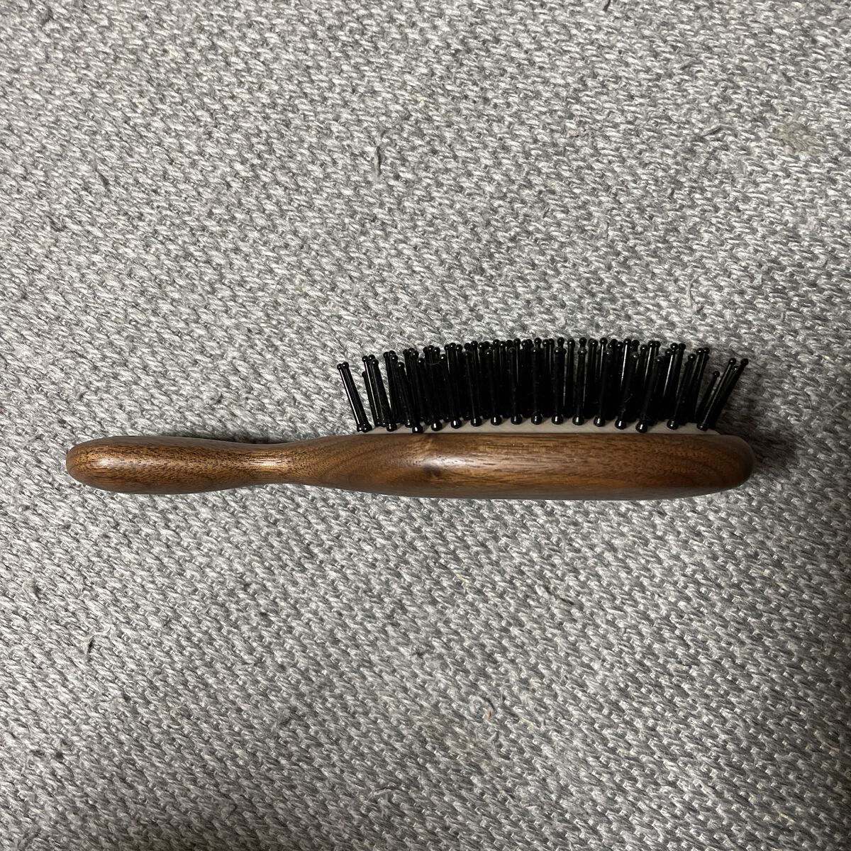 クッションブラシ/ルーヴルドージャパン/ヘアブラシを使ったクチコミ（2枚目）