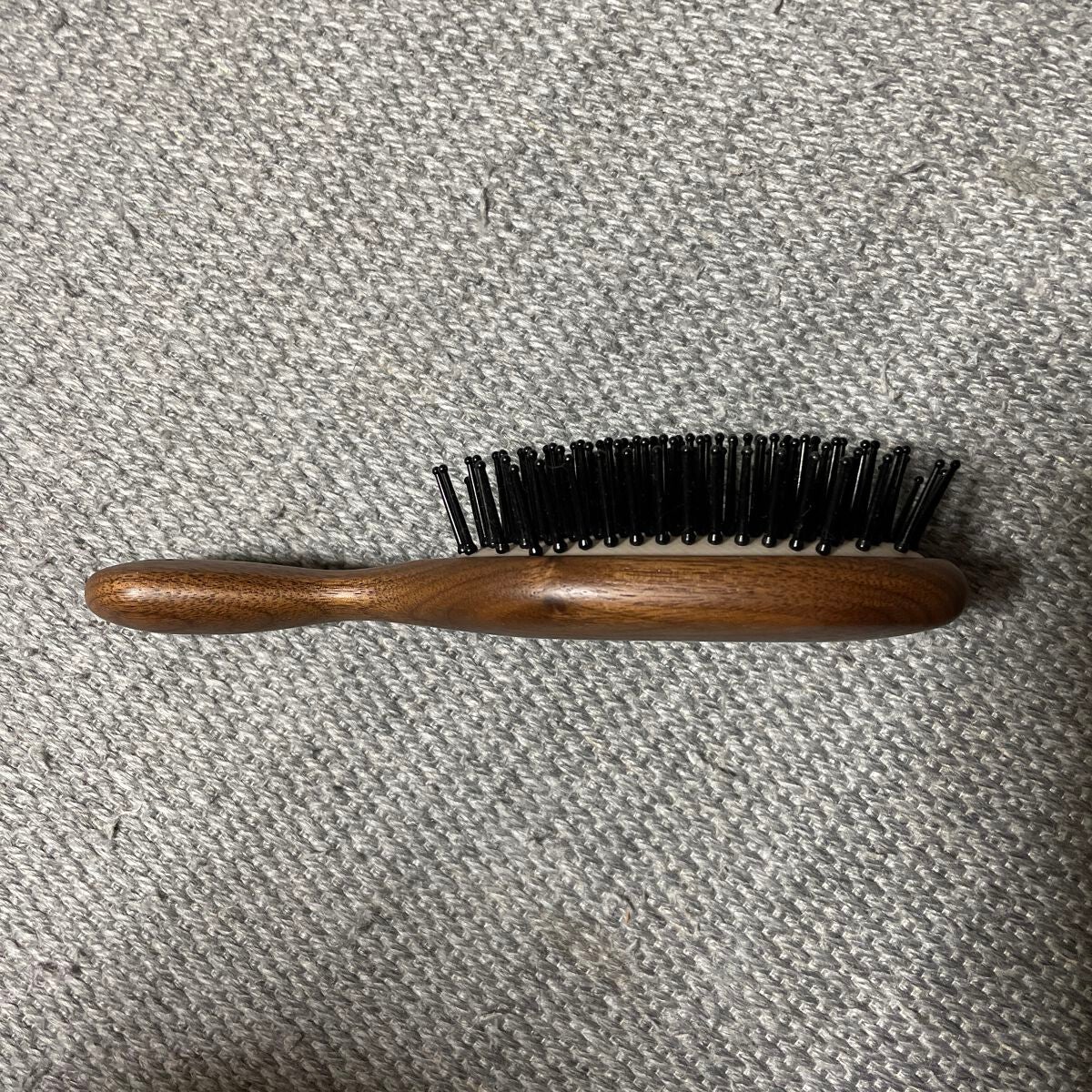 クッションブラシ/ルーヴルドージャパン/ヘアブラシを使ったクチコミ(2枚目)