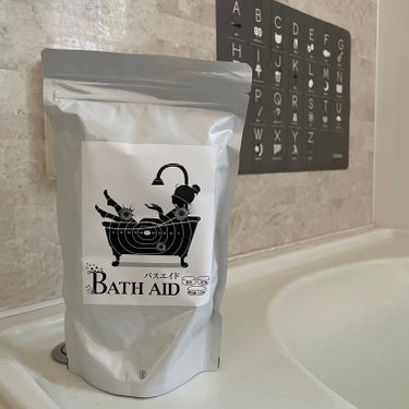 薬用bath aid

【医薬部外品】タブレット型の重炭酸入浴剤だそう。
肩こり・腰痛・疲労に効果を期待できる入浴剤No.1！など3つの項目で3冠受賞しているそうですよ〜！

17もの効果効能があり、こ