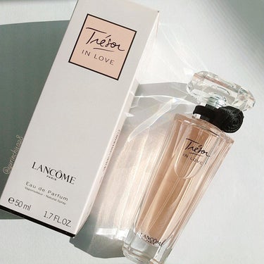 LANCOME トレゾァ イン ラブ (オードゥ パルファン)のクチコミ「＊ 𝑻𝒓𝒆𝒔𝒐𝒓 𝑰𝒏 𝑳𝒐𝒗𝒆 𝑬𝒂𝒖 𝒅𝒆 𝑷𝒂𝒓𝒇𝒖𝒎 ＊ 

オリジナルのトレゾアとは.....」（1枚目）