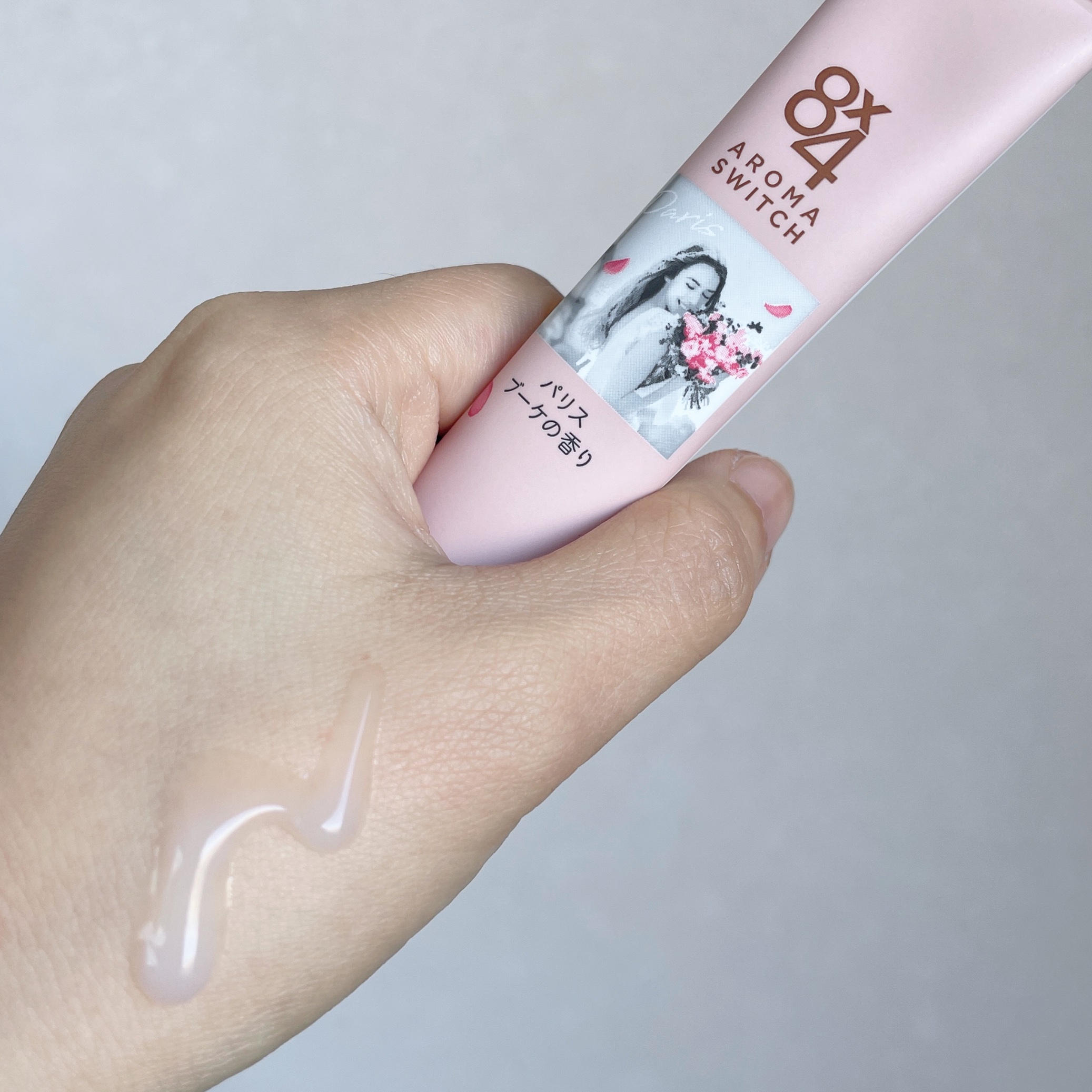 8x4 アロマスイッチ 涼感ネックジェル パリスブーケの香り/８ｘ４/デオドラント・制汗剤を使ったクチコミ（2枚目）