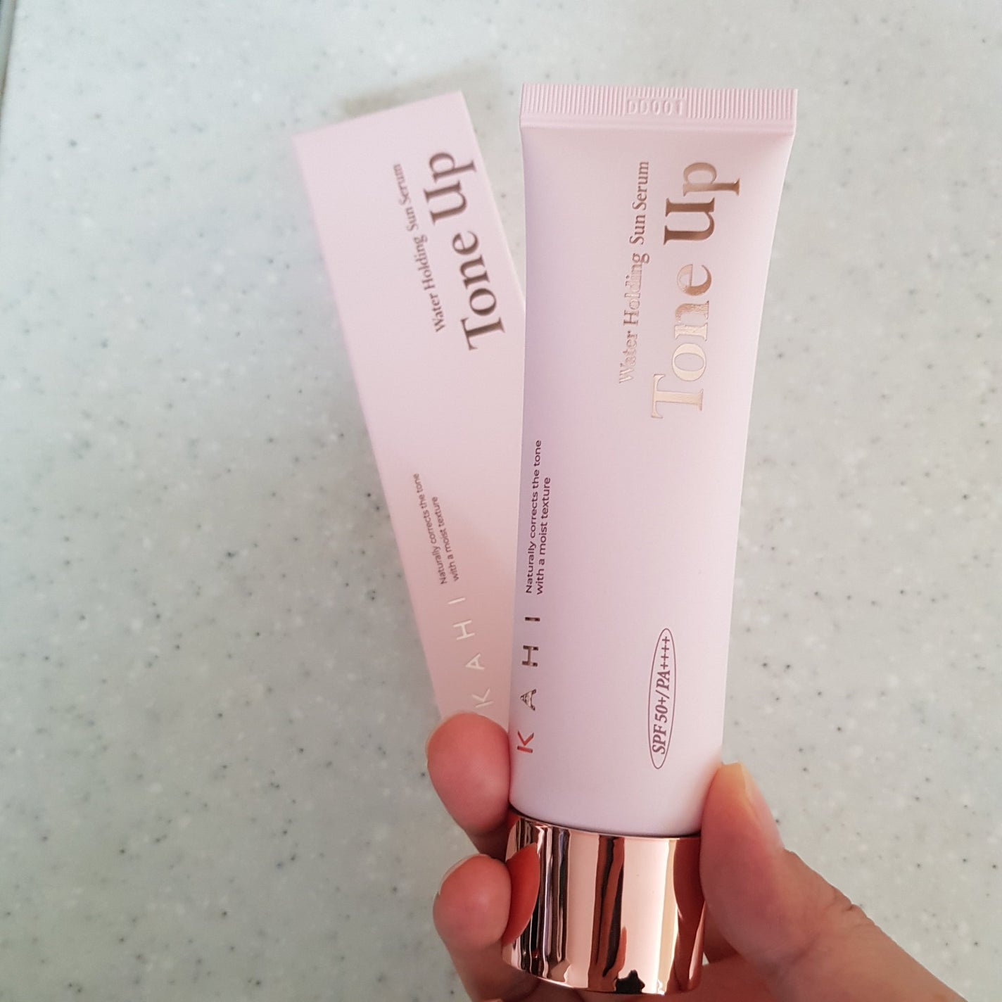 ウォーターホールディングトーンアップサンセラム/KAHI/日焼け止めローションを使ったクチコミ(3枚目)