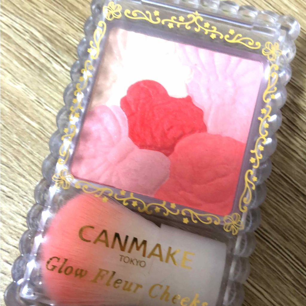 グロウフルールチークス/キャンメイク/パウダーチークを使ったクチコミ（1枚目）