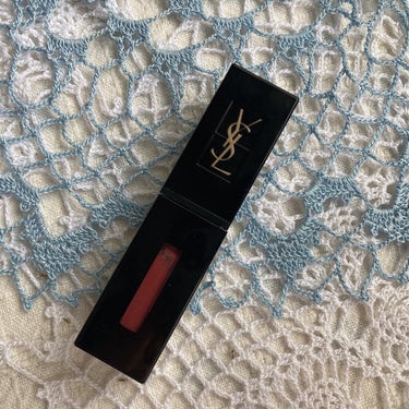 ルージュ ピュールクチュール ヴェルニ ヴィニルクリーム No.407 カーミンセッション/YVES SAINT LAURENT BEAUTE/口紅を使ったクチコミ（2枚目）