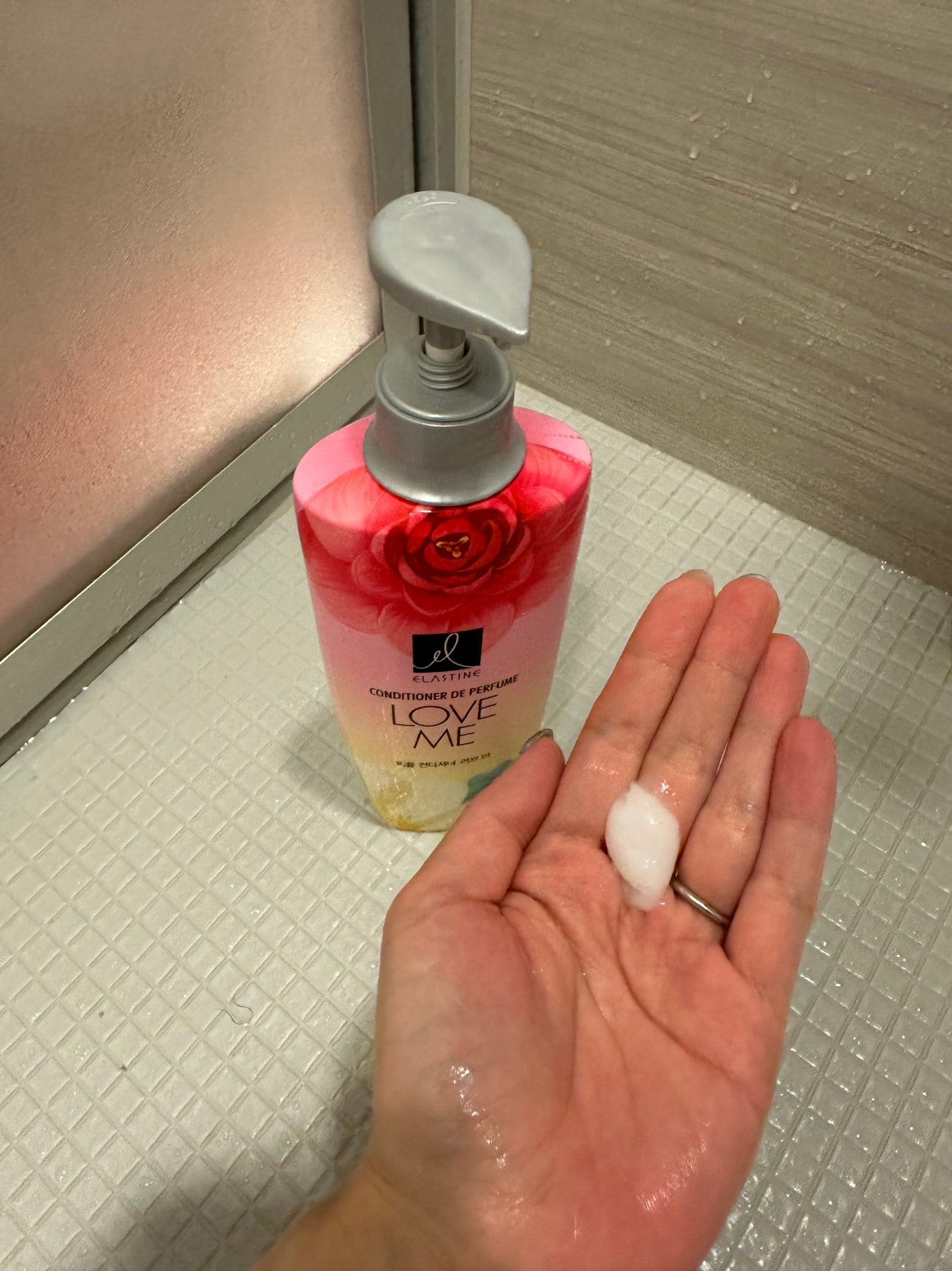 パフュームシャンプー&コンディショナー/エラスチン/シャンプー・コンディショナーを使ったクチコミ(3枚目)