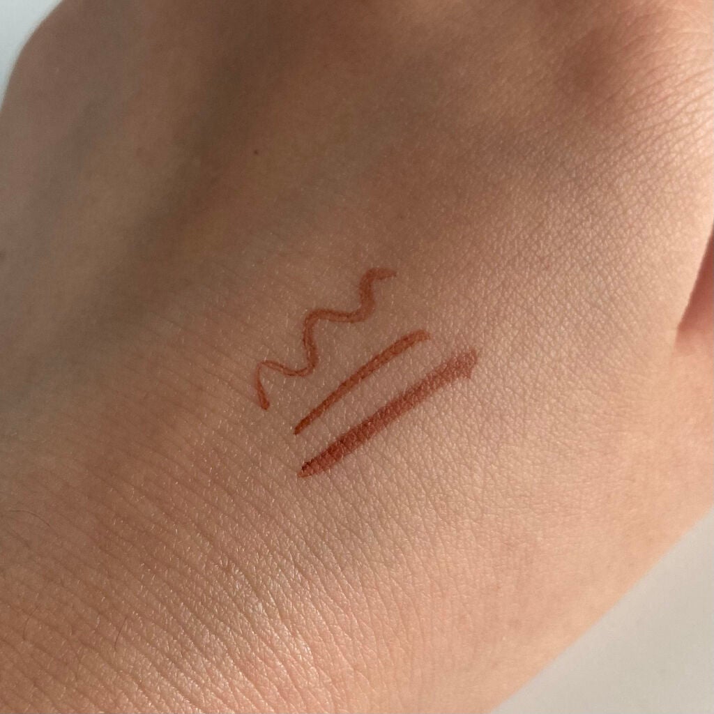 「密着アイライナー」ショート筆リキッド/デジャヴュ/リキッドアイライナーを使ったクチコミ(1枚目)