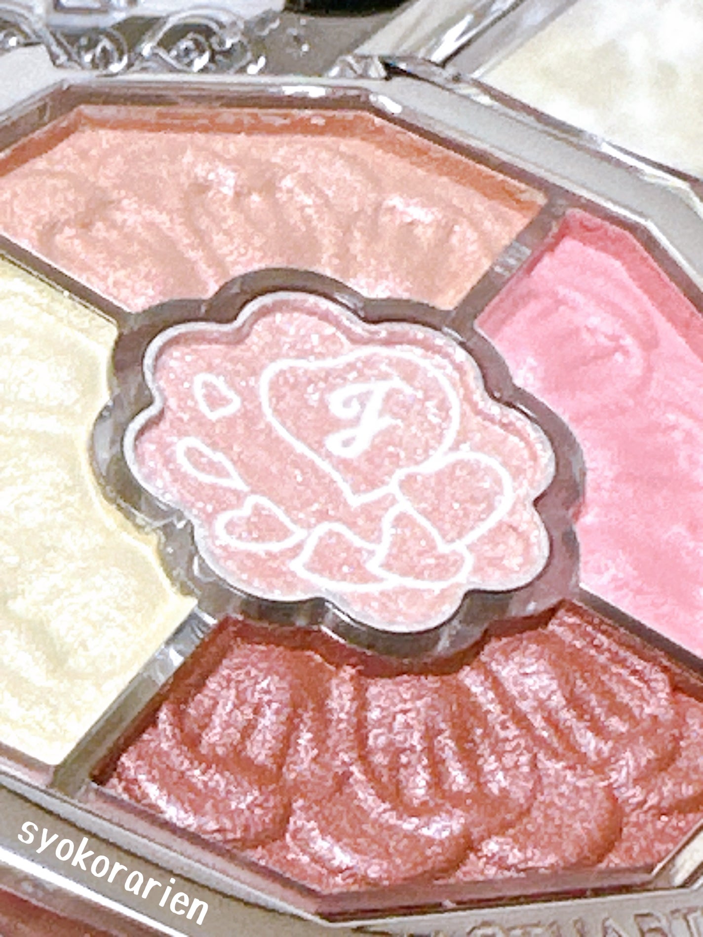 ジルスチュアート ブルームクチュール アイズ ジュエルドブーケ/JILL STUART/アイシャドウパレットを使ったクチコミ(2枚目)