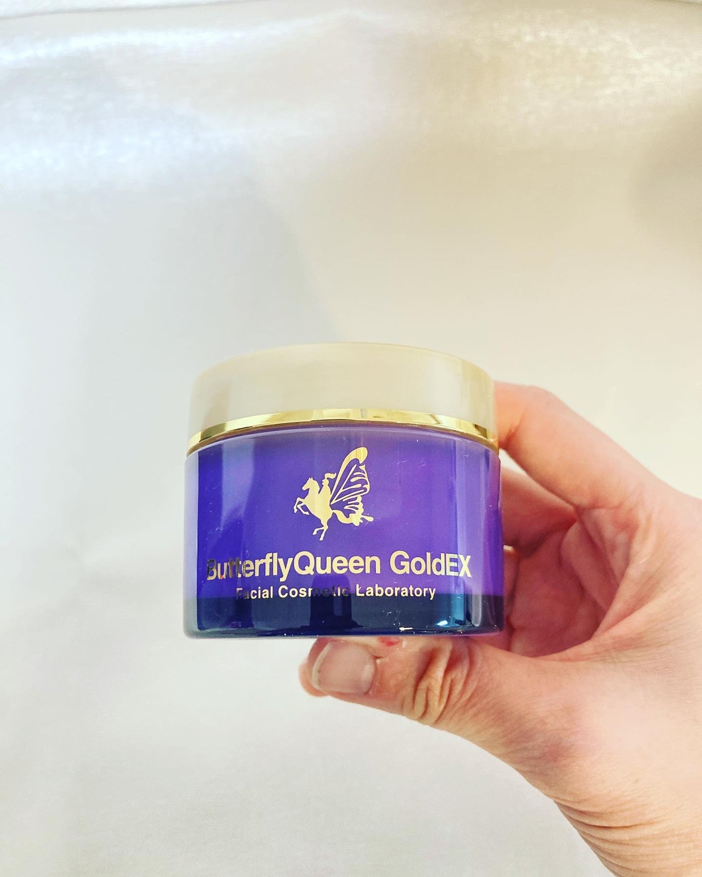 バタフライクイーン ゴールドエクストラ/フェイシャルコスメティック研究所/オールインワン化粧品を使ったクチコミ(2枚目)