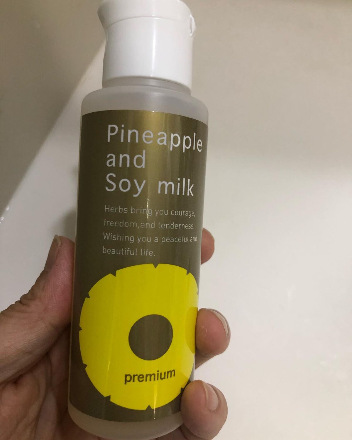 パイナップル豆乳ローションプレミアム/鈴木ハーブ研究所/ボディローションを使ったクチコミ(2枚目)