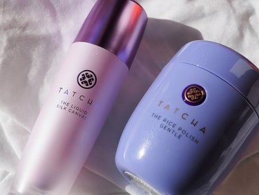 【TATCHA】

化粧下地のベスコス確定💛

日本にインスピレーション受けたブランド"TATCHA"日本の自然素材を使用したスキンケアがとてもお肌に良く、一番人気の米ぬかや米粉の酵素洗顔は毛穴汚れをし