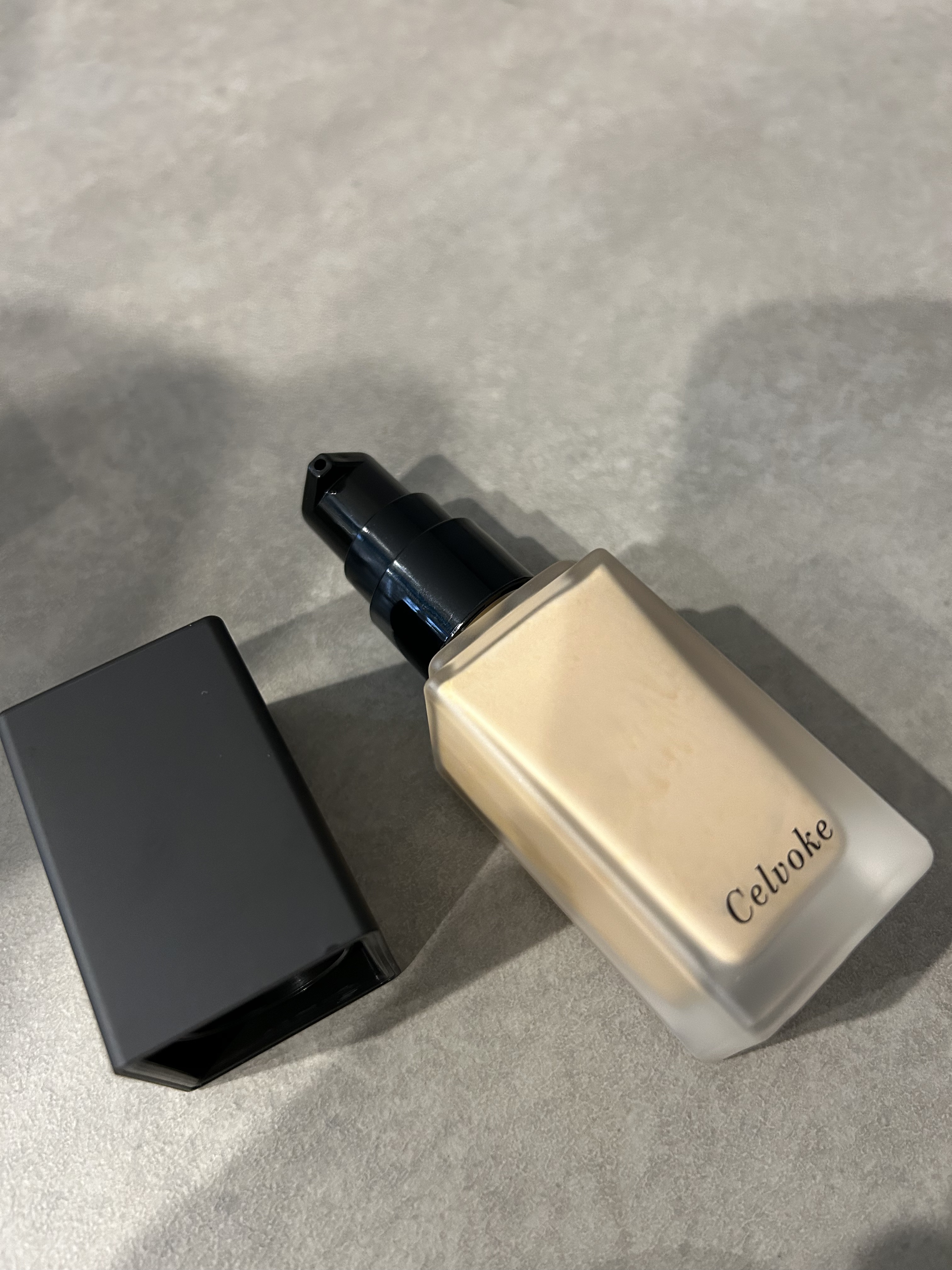 スキンレゾネート リキッドファンデーション/Celvoke/リキッドファンデーションを使ったクチコミ（3枚目）