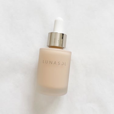 LUNASOL カラーオイルセラムのクチコミ「
今回ご紹介するのは
LUNASOLから9月22日に
新しく発売されたファンデーション
カラー.....」（3枚目）