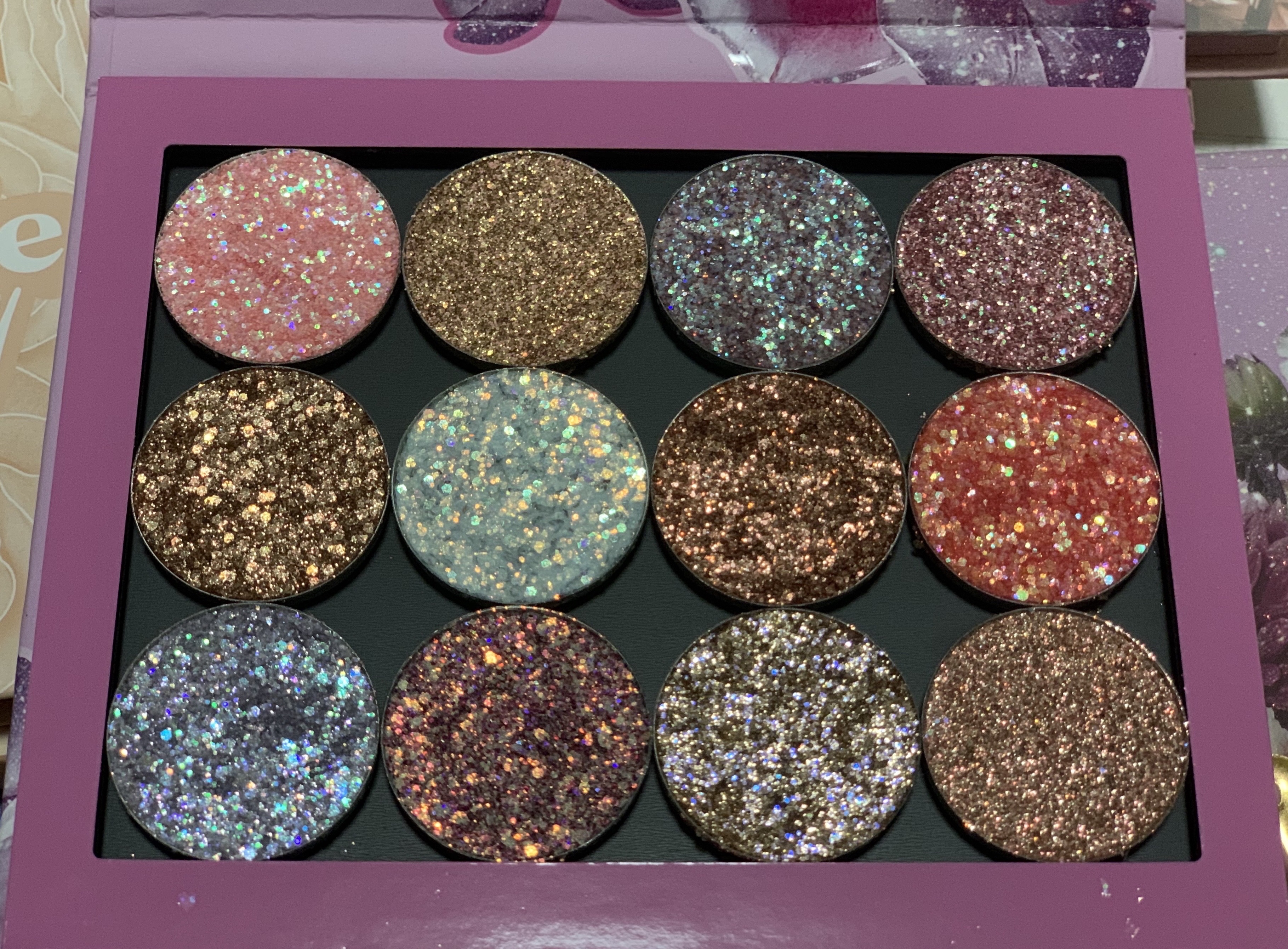 All That Glitters/ColourPop/アイシャドウパレットを使ったクチコミ（1枚目）