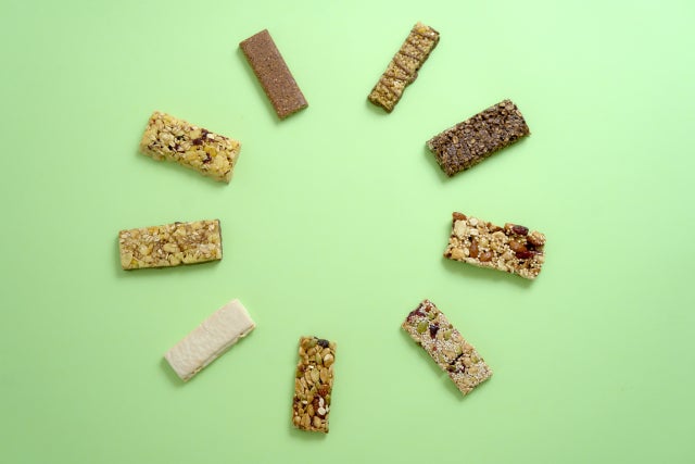 円状に置かれたプロテインバー