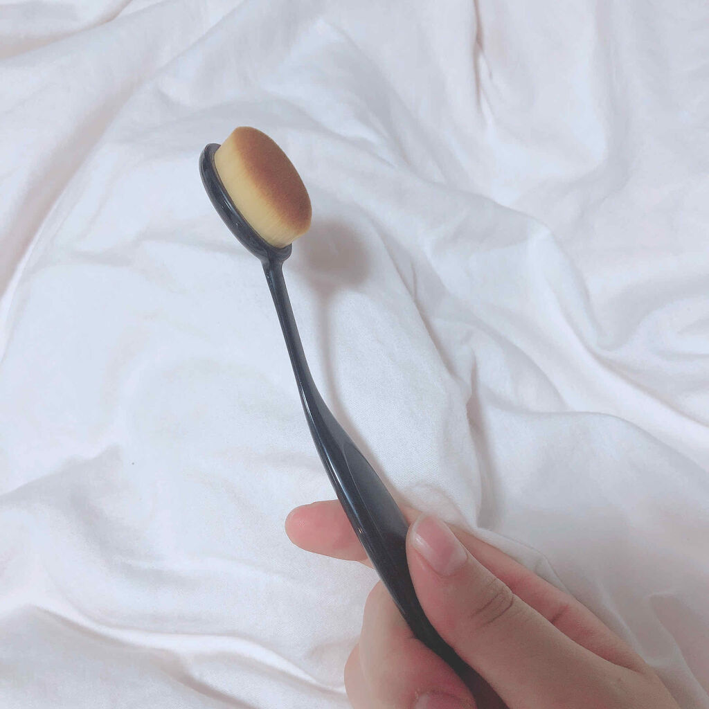 春姫ファンデーションブラシ(オーバル型)/DAISO/メイクブラシを使ったクチコミ（2枚目）