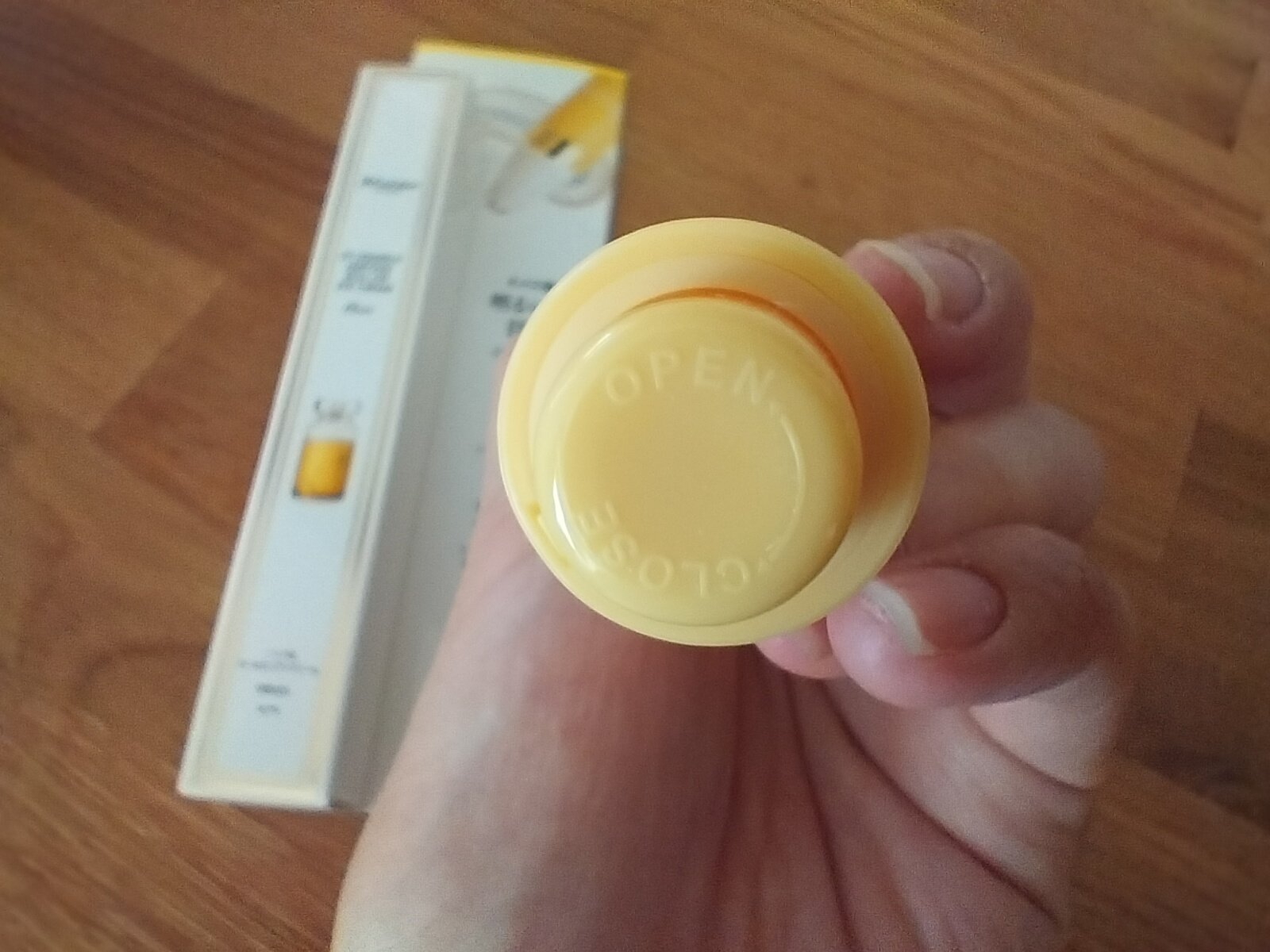 V9ビタミンアンプルロールオンアイクリームクリア/JMsolution/アイケア・アイクリームを使ったクチコミ（3枚目）