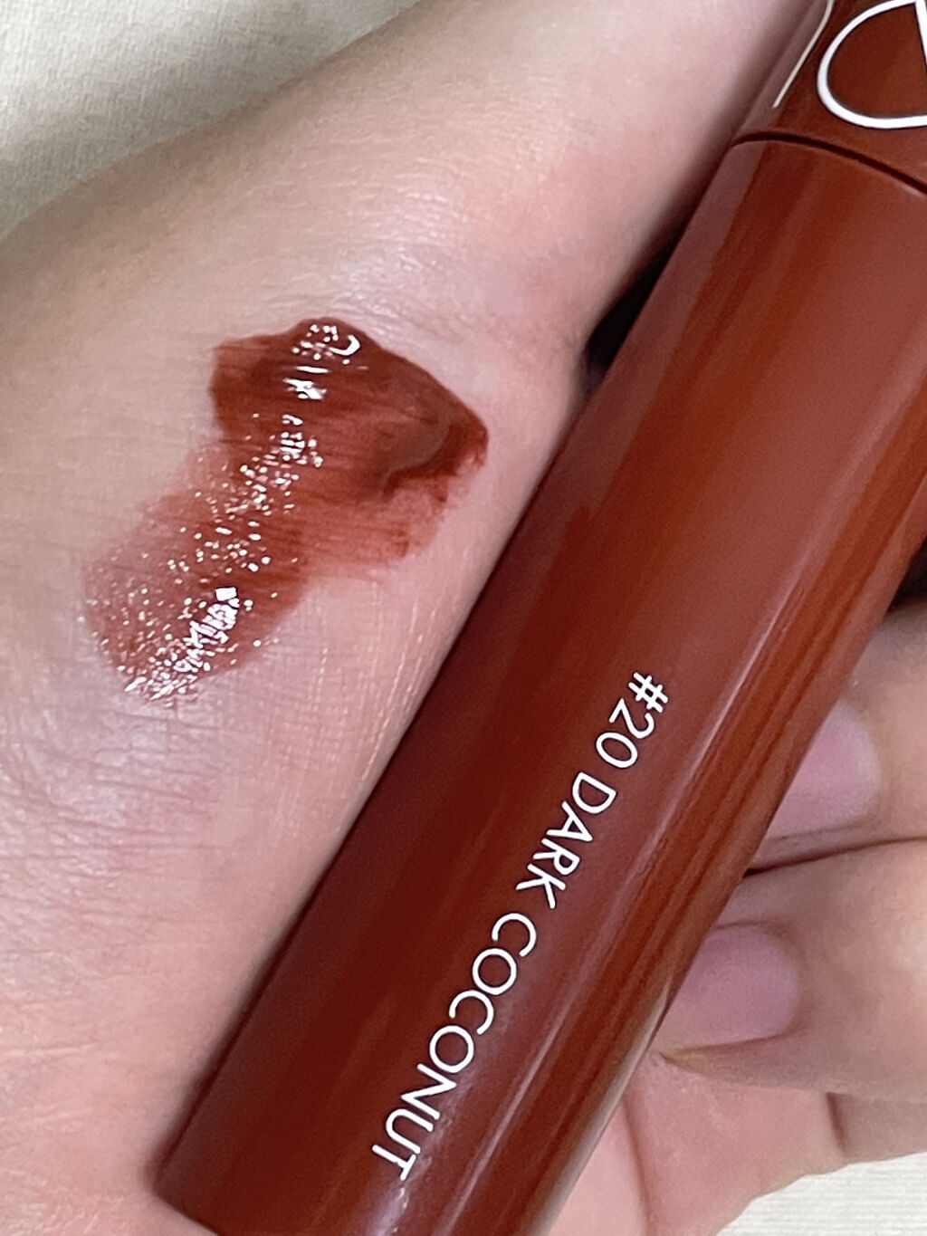 ジューシーラスティングティント/rom&nd/リップティントを使ったクチコミ（2枚目）