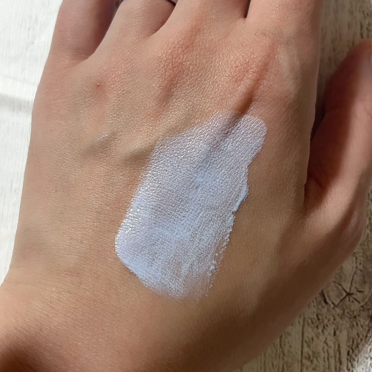 プリズム・リーブル・スキンケアリング・コレクター/GIVENCHY/化粧下地を使ったクチコミ(3枚目)