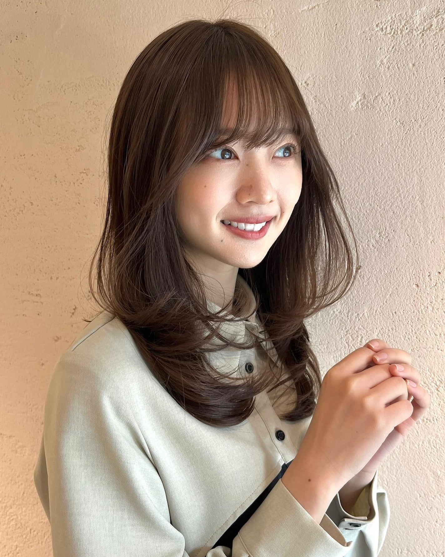 HARUNA on LIPS 「.大人なナチュラルヘア✨.少し🤏低めのレイヤーをワンカールでお..」(4枚目)