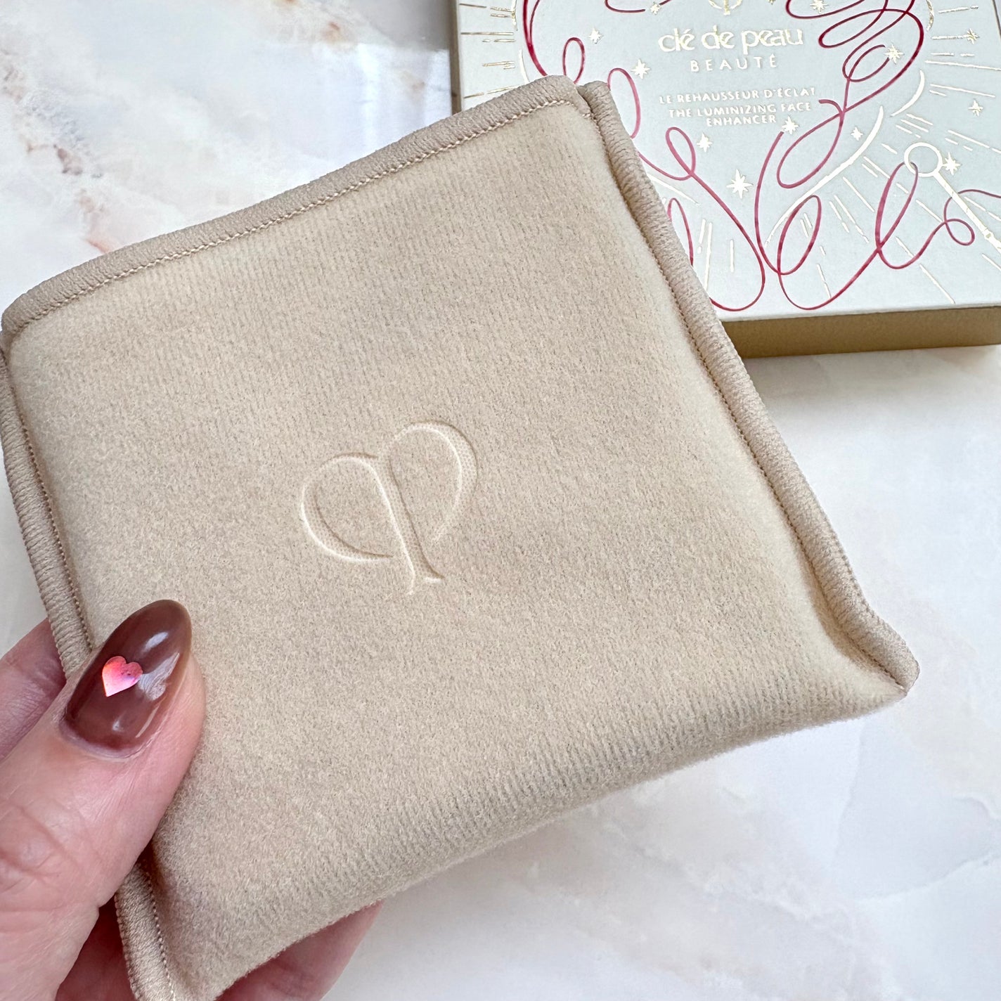 ル・レオスールデクラ /クレ・ド・ポー ボーテ/パウダーハイライトを使ったクチコミ(5枚目)