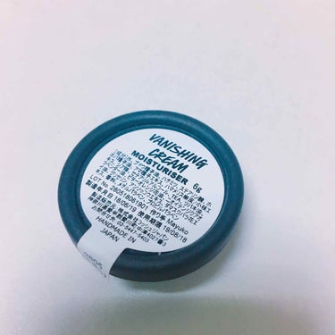 LUSHに行った時にテスター貰いました。
ティーツリーウォーターはさらっとつけられて良かったし、特にひりつきとかも無かった✨
さらリズムはしっかり保湿されて結構モチモチになるから好き、あと匂いも🙌🏻🌟
