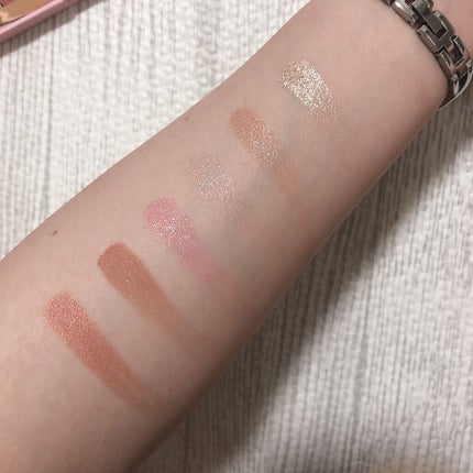 バレンタインボックス3ローズモーメント/VAVI MELLO/アイシャドウパレットを使ったクチコミ(4枚目)