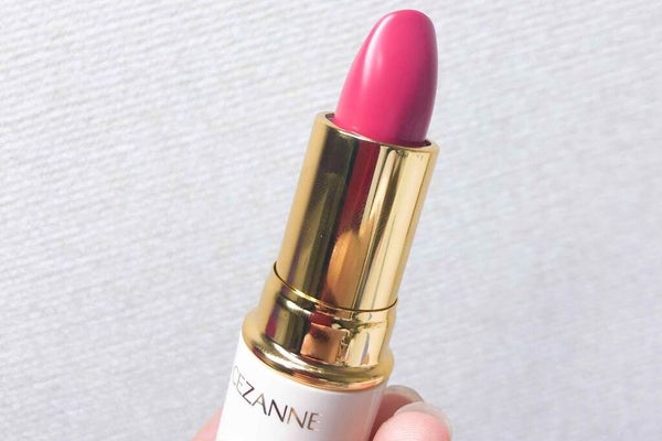 青みピンクのリップおすすめ14選!プチプラ・デパコス別にご紹介《フレッシュな印象へ》