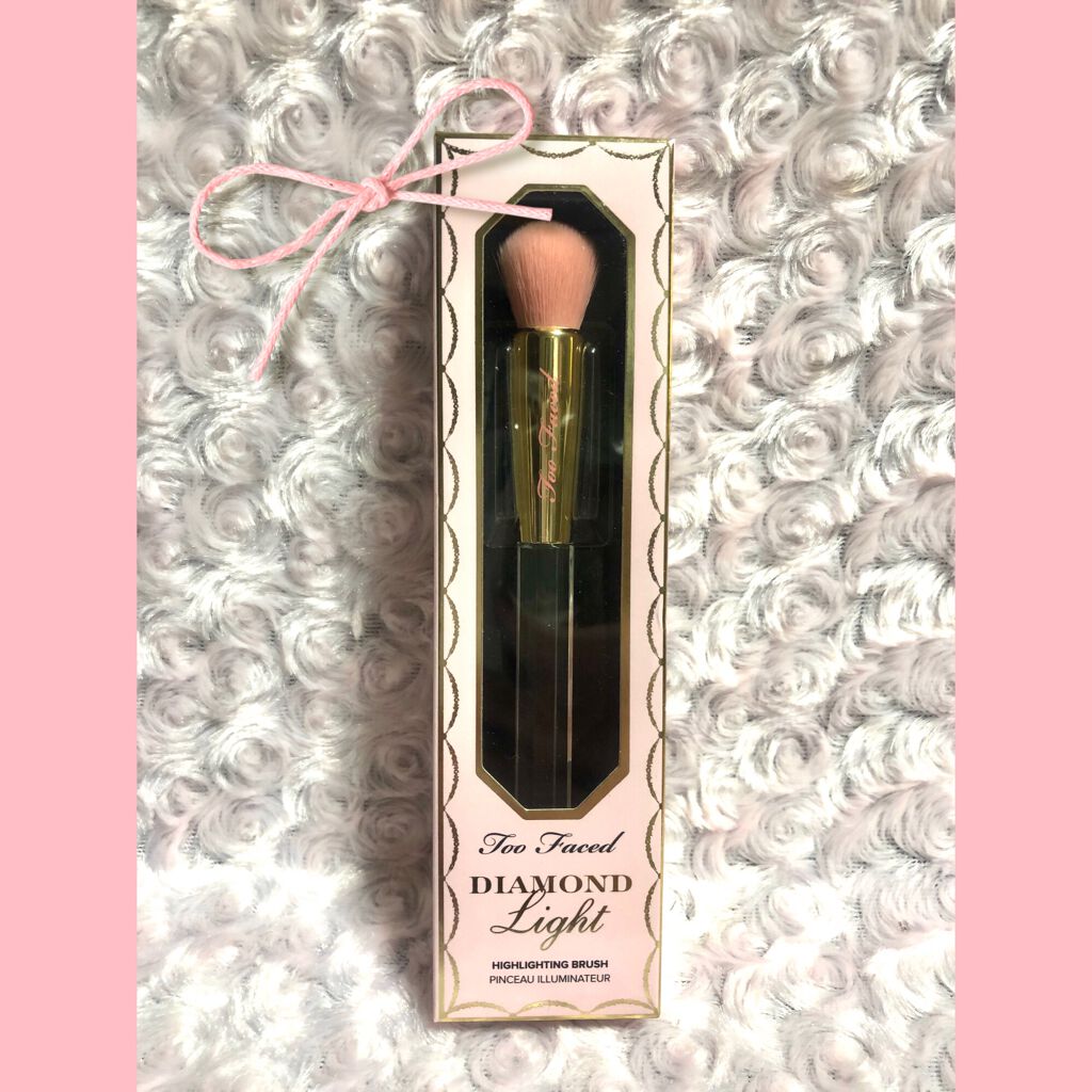 ダイヤモンドライト ハイライター ブラシ/Too Faced/メイクブラシを使ったクチコミ(1枚目)