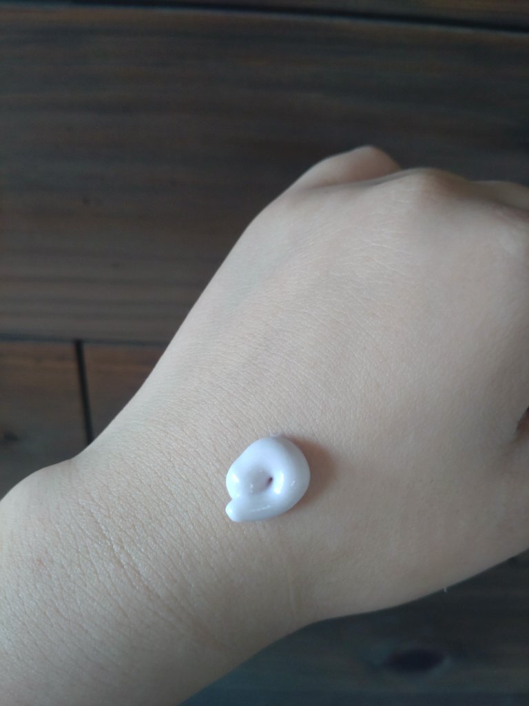 ビオレUV アクアリッチ トーンアップエッセンス/ビオレ/日焼け止めローションを使ったクチコミ（2枚目）