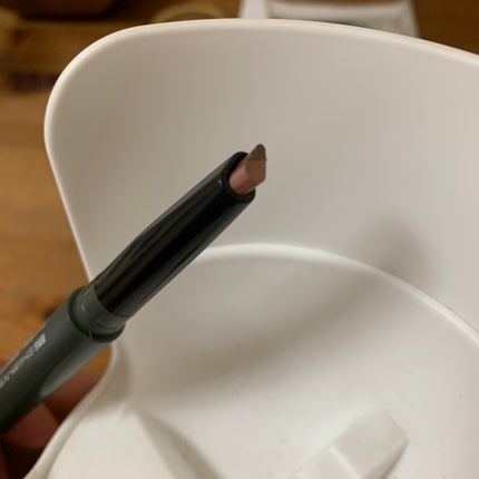 misa on LIPS 「ダイソーから三角芯 2層のアイブローペンシルが出ましたしかもブ..」(2枚目)